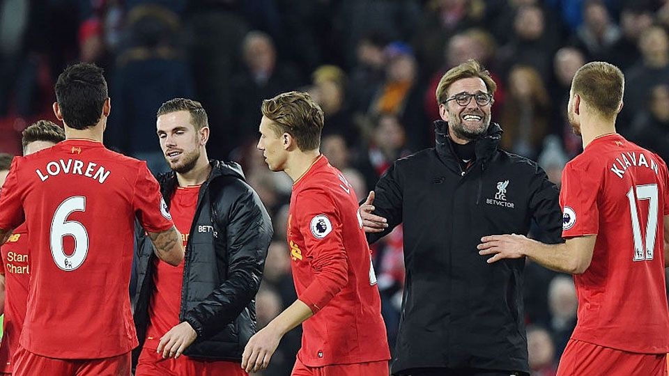 Jurgen Klopp dan pemain Liverpool. Copyright: © John Powell/Liverpool FC via Getty Images